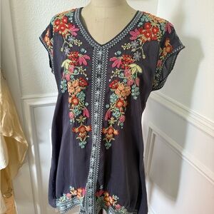 Floral Embroidered Women's Blouse - Black